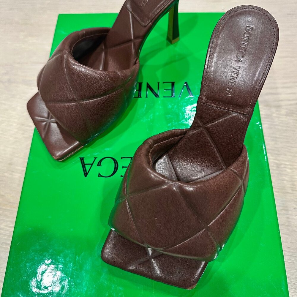Brown Bottega Veneta BV Lido Slide Sandal in Bitter Chocolate 6US / 36EU